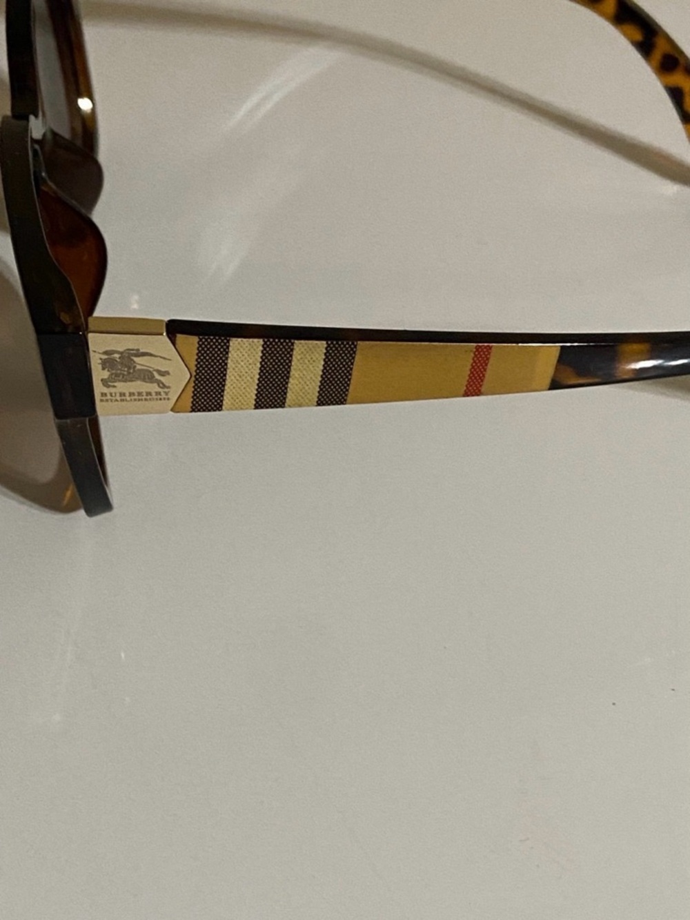 Burberry Tortoiseshell Frame Sunglasses with Brown Gradient Lenses - Picture 2 of 8